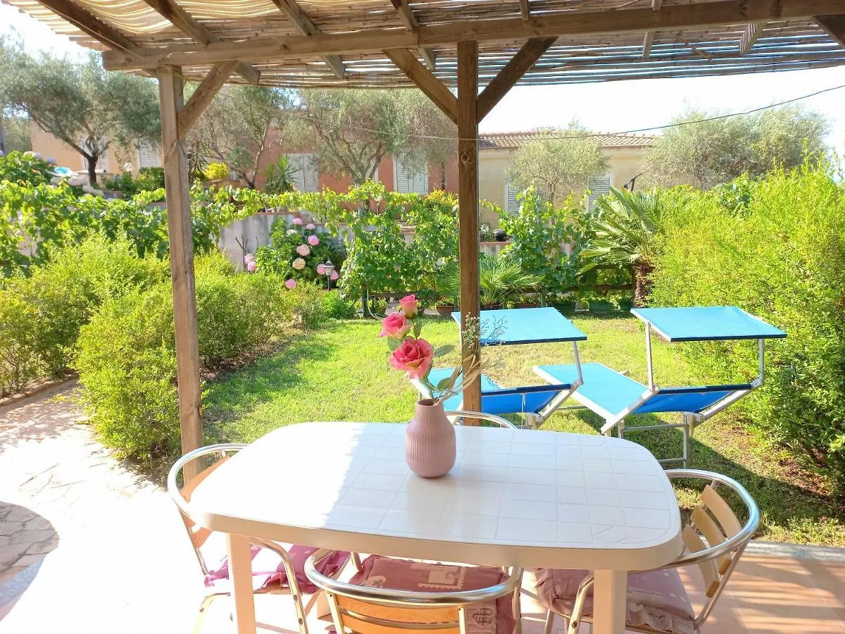 Villa Delle Rose Sulla Baia Di Porto Frailis Àrbatax Ιταλία
